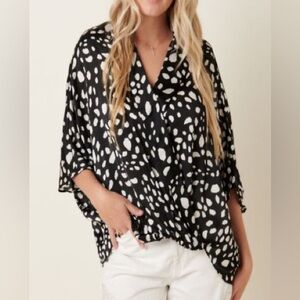 Black and White Patterned Women's Top